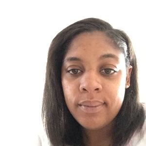 Meet your Posher, Monique